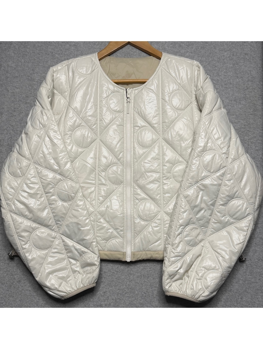 NWT Calvin Klein Reversible Logo Quilted Jacket Women’s Large Chalk Cream